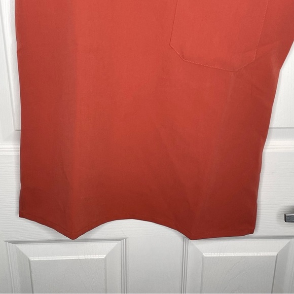 Figs Catarina One-Pocket Scrub Top in Coral/Orange XXS - Picture 5 of 11